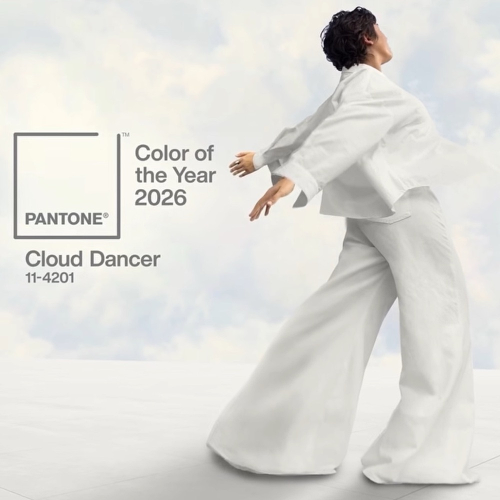Upas Cape Blazer Pantone White Cloud Dancer
